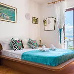 Sunrise Duilovo -three Bedroom With Sea View Terrace Lägenhet *