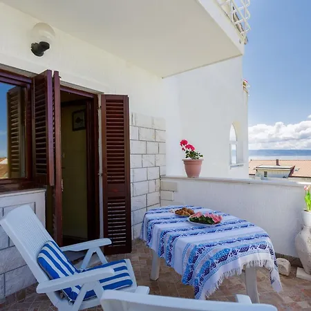 Sunrise Duilovo -three Bedroom With Sea View Terrace Lägenhet